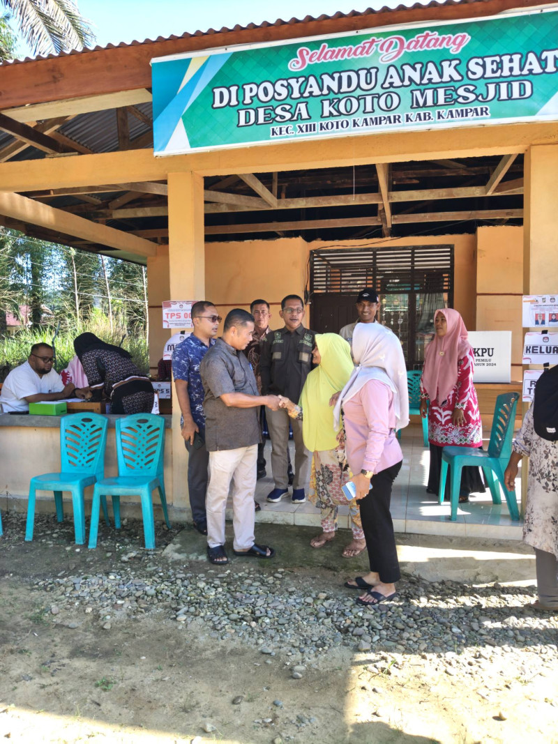 Pastikan Demokrasi Berjalan Lancar, Pj. Kades Ahmad Alihanafia Tinjau Langsung Pemilihan BPD Koto Mesjid